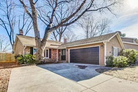 115 Jeanette Pl, Mundelein, IL 60060