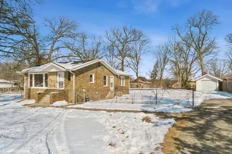 26356 W Grapevine Ave, Antioch, IL 60002