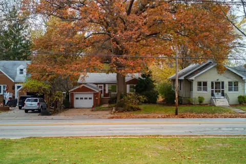 1205 S Linden St, Normal, IL 61761 photo 2