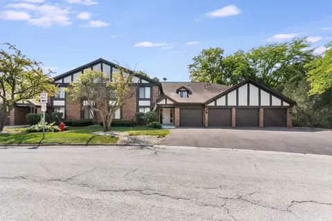 5846 Doe Cir #5846, Westmont, IL 60559