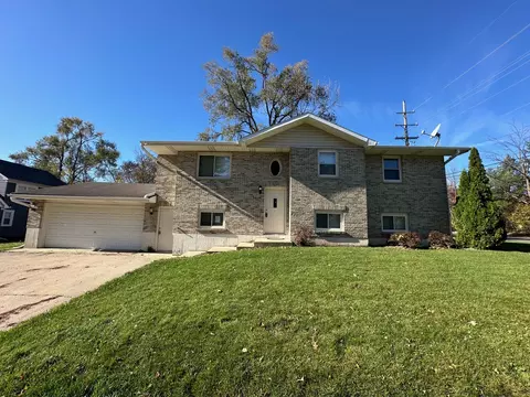 3103 Pine Ter, Island Lake, IL 60042