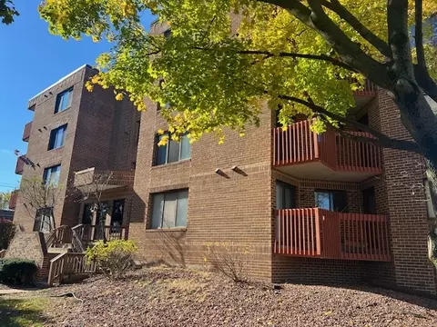 6421 Pershing Rd #205, Stickney, IL 60402