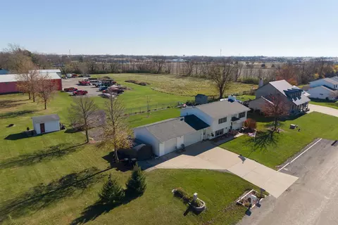 101 S Gadwall Ln, Downs, IL 61736