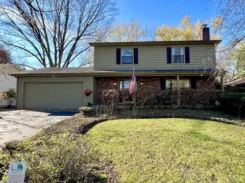 306 S Wulff St, Cary, IL 60013