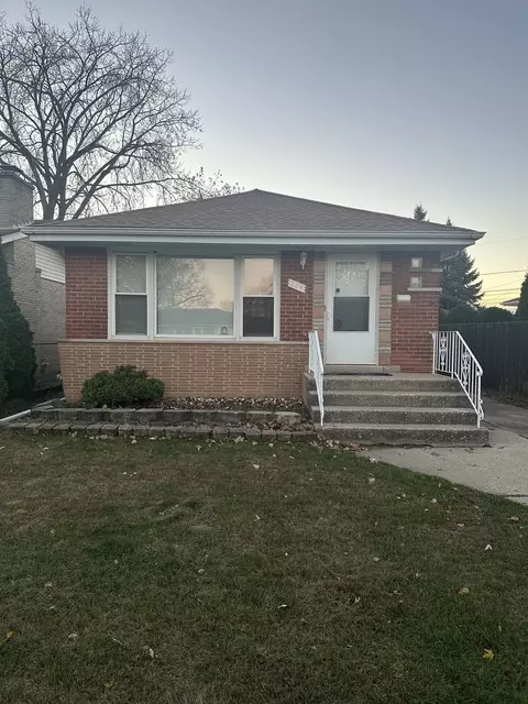 884 Mackinaw Ave, Calumet City, IL 60409