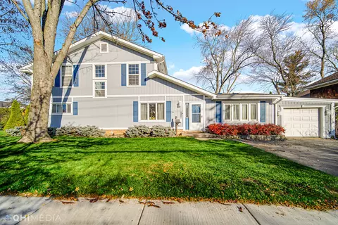1722 W Oakton St, Arlington Heights, IL 60004