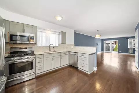 7968 S Roberts Rd, Bridgeview, IL 60455 photo 4