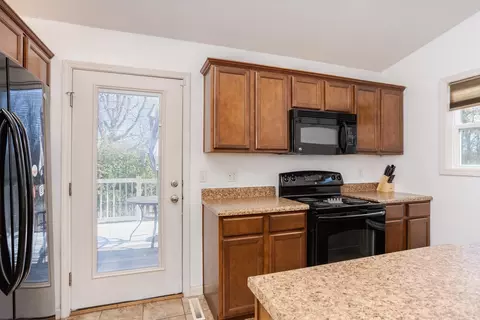 Entry Way - 16 Winding Way, Bloomington, IL 61705 photo 2 of 2