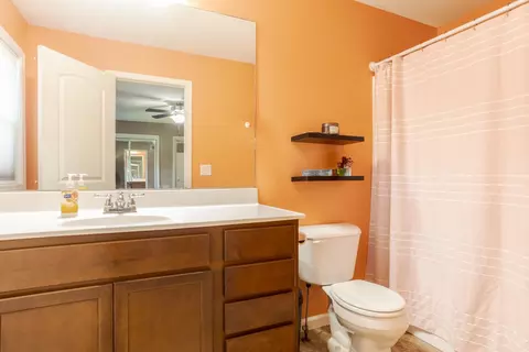 Bath - 16 Winding Way, Bloomington, IL 61705 photo 1 of 3