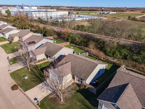 View/Area - 16 Winding Way, Bloomington, IL 61705 photo 3 of 4