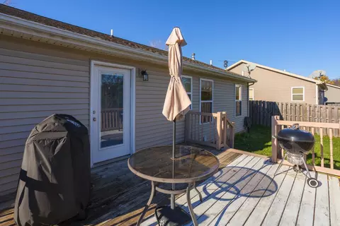 Exterior - 16 Winding Way, Bloomington, IL 61705 photo 4 of 6