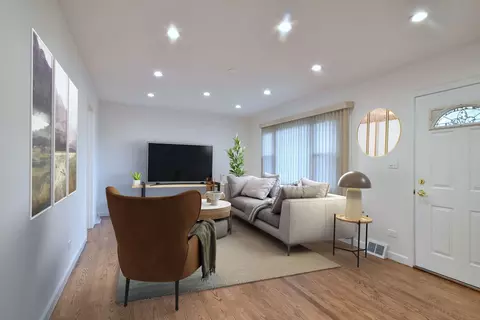Living - 1715 Illinois St, Des Plaines, IL 60018 photo 1 of 7