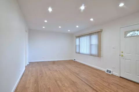 Living - 1715 Illinois St, Des Plaines, IL 60018 photo 2 of 7
