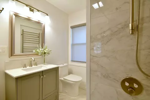 Bath - 1715 Illinois St, Des Plaines, IL 60018 photo 3 of 6