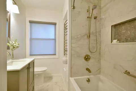 Bath - 1715 Illinois St, Des Plaines, IL 60018 photo 1 of 6