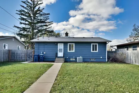 Exterior - 1715 Illinois St, Des Plaines, IL 60018 photo 5 of 7
