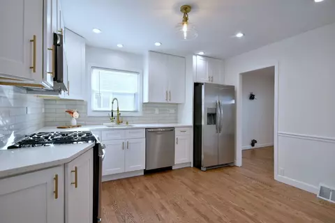 Kitchen - 1715 Illinois St, Des Plaines, IL 60018 photo 1 of 4