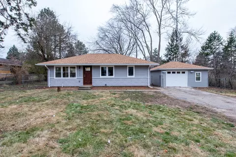 3731 Florida Ave, Gurnee, IL 60031