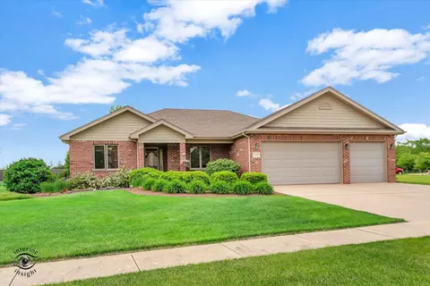 21160 S Wooded Cove Dr, Elwood, IL 60421