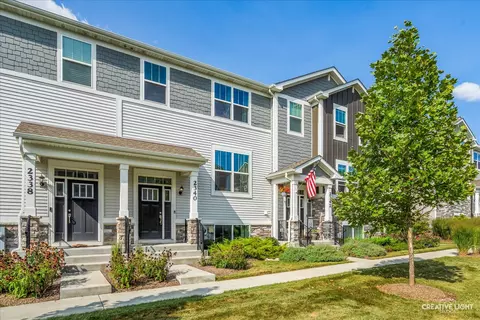 2340 Southwind Blvd, South Elgin, IL 60177