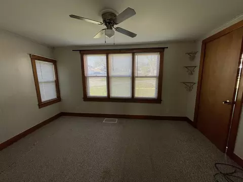 Living - 305 E Iowa St, Spring Valley, IL 61362 photo 4 of 4
