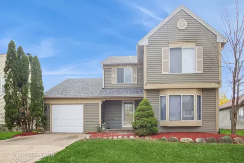 1111 Woodland Heights Blvd, Streamwood, IL 60107
