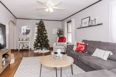 Living - 106 W 5th St, Gridley, IL 61744 photo 3 of 4