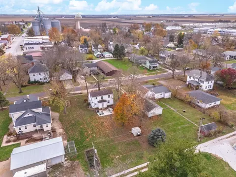View/Area - 106 W 5th St, Gridley, IL 61744 photo 1 of 2