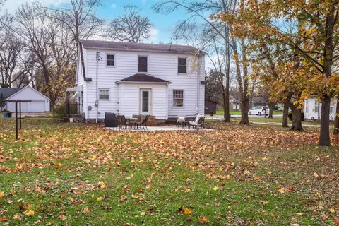 Exterior - 106 W 5th St, Gridley, IL 61744 photo 3 of 5