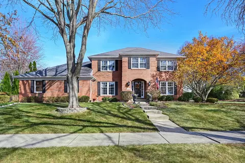 1229 E Gartner Rd, Naperville, IL 60540