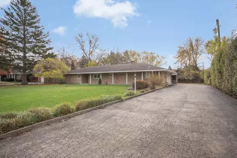22 W689 Elmwood Dr, Glen Ellyn, IL 60137