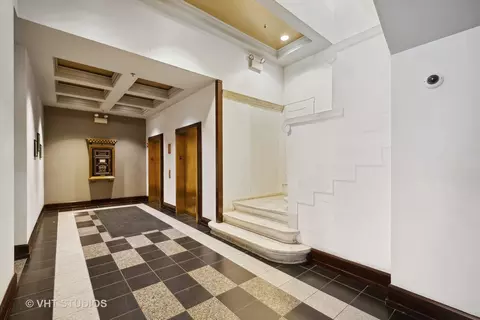 Entry Way - 6 E Monroe St #1003, Chicago, IL 60603 photo 1 of 2