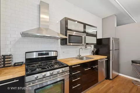 Kitchen - 6 E Monroe St #1003, Chicago, IL 60603 photo 2 of 2