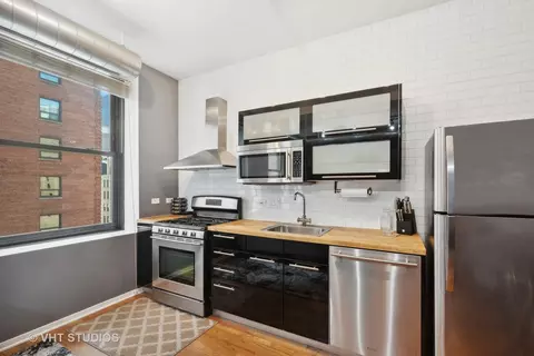 Kitchen - 6 E Monroe St #1003, Chicago, IL 60603 photo 1 of 2