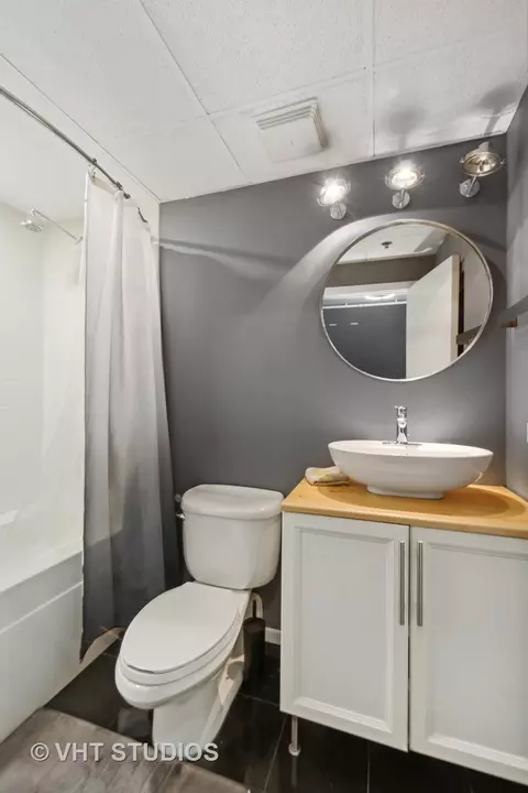 Bath - 6 E Monroe St #1003, Chicago, IL 60603 photo 1 of 1