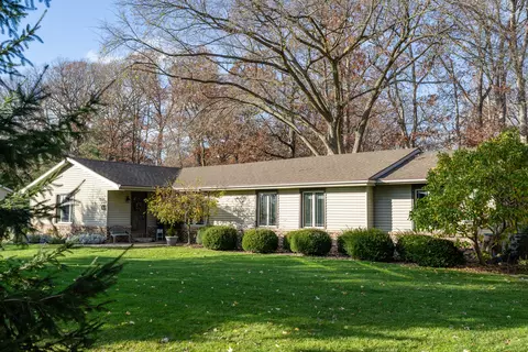 406 W Oak St, Mahomet, IL 61853