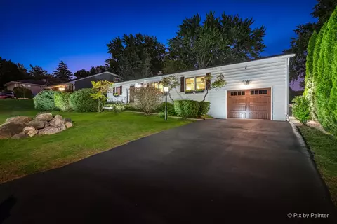 3707 W Timothy Ln, Mchenry, IL 60050
