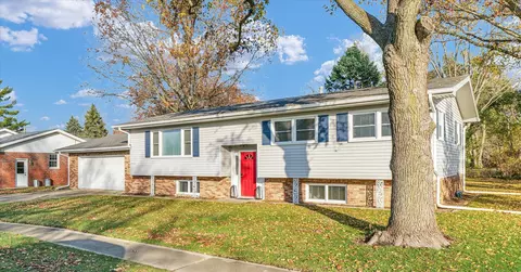 2318 Brookshire Dr E, Champaign, IL 61821 photo 4