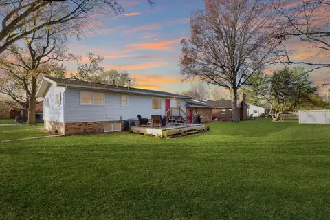 2318 Brookshire Dr E, Champaign, IL 61821 photo 34