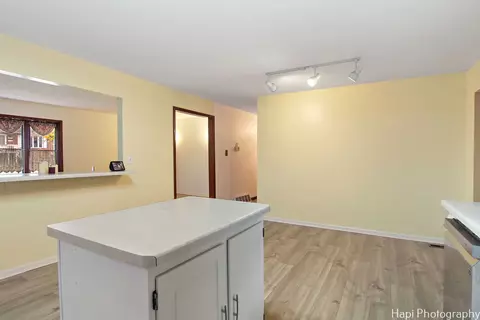 1012 Hooks Ln, Mchenry, IL 60050 photo 9