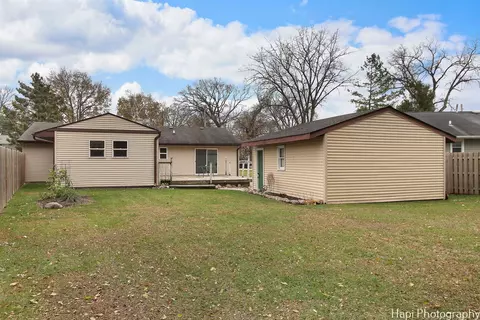 1012 Hooks Ln, Mchenry, IL 60050 photo 28