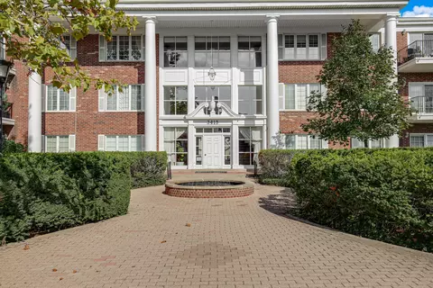 3415 Vollmer Rd #207, Flossmoor, IL 60422