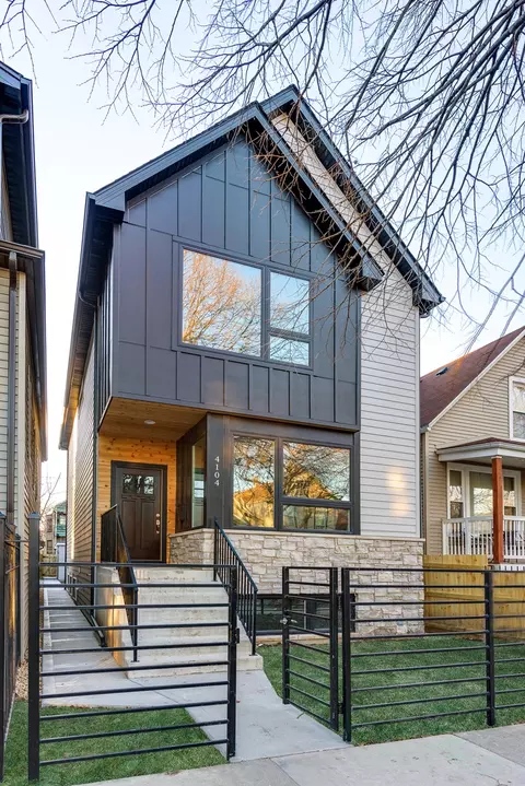 5238 W Strong St, Chicago, IL 60630