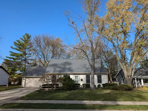 16 E Olive St, Arlington Heights, IL 60004