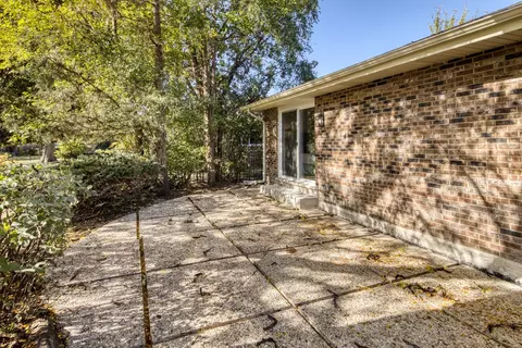 Exterior - 240 Longfellow Dr, Wheaton, IL 60189 photo 4 of 8