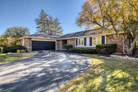 240 Longfellow Dr, Wheaton, IL 60189
