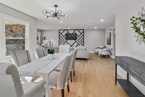 Dining - 240 Longfellow Dr, Wheaton, IL 60189 photo 3 of 3