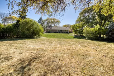 Exterior - 240 Longfellow Dr, Wheaton, IL 60189 photo 7 of 8