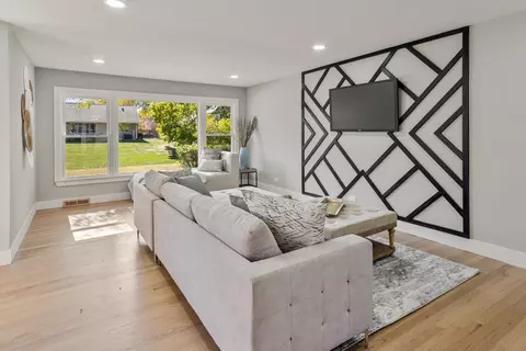Living - 240 Longfellow Dr, Wheaton, IL 60189 photo 3 of 6