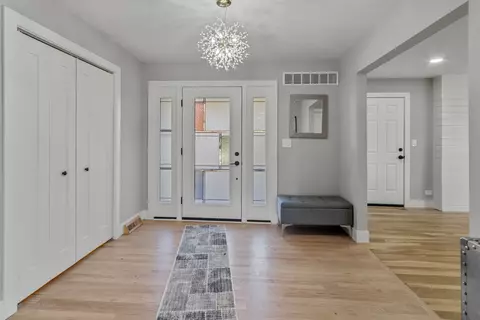 Entry Way - 240 Longfellow Dr, Wheaton, IL 60189 photo 1 of 1